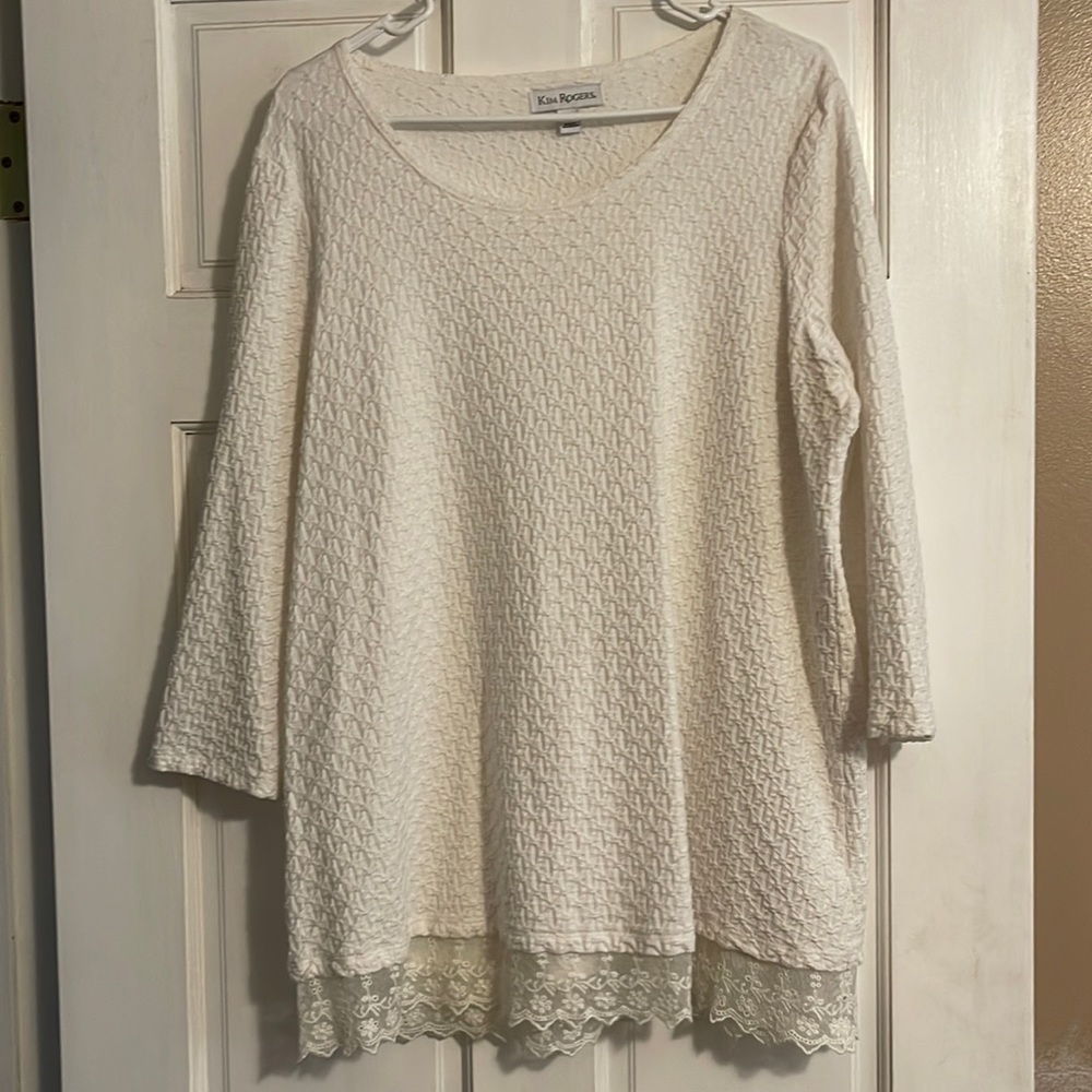Ladies quarter length laced shirt